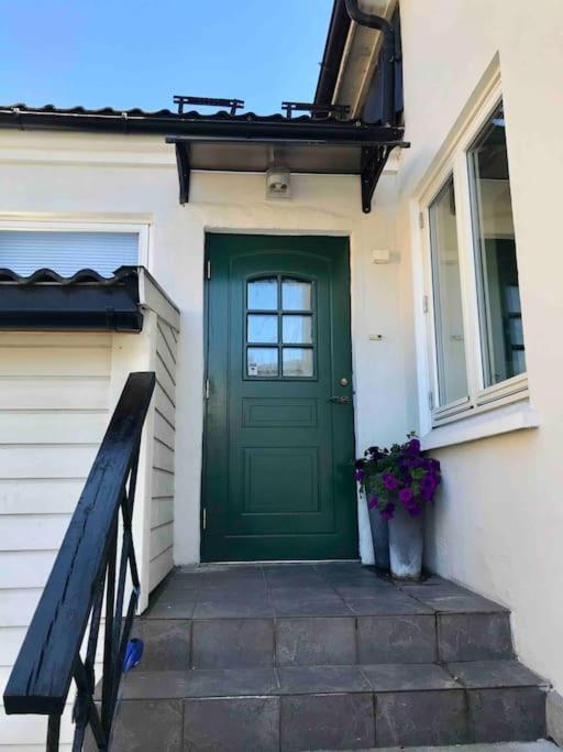 Stort Hus I Porsgrunn Sentrum Med Gangavstand Til "Alt" & Gratis Parkering Til Flere Biler Экстерьер фото